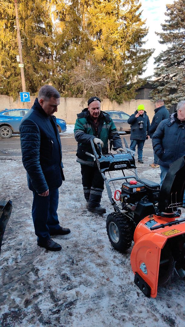 Снегоуборщики, техника, автопарк, песок, соль, дороги, вертикалки,