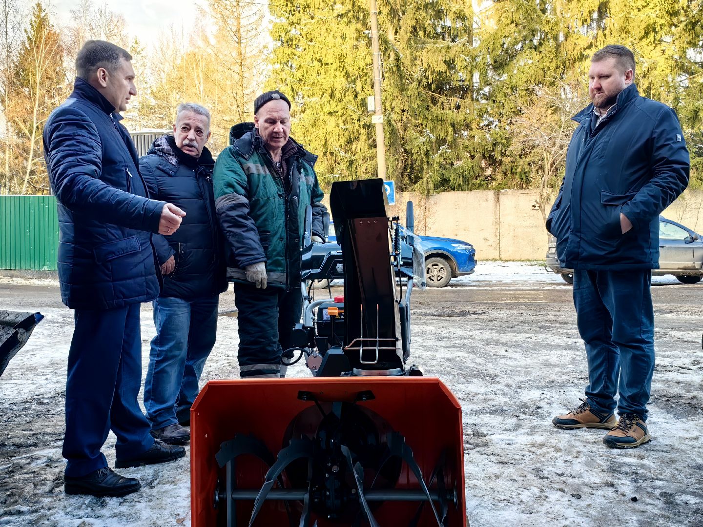 Снегоуборщики, техника, автопарк, песок, соль, дороги, вертикалки,