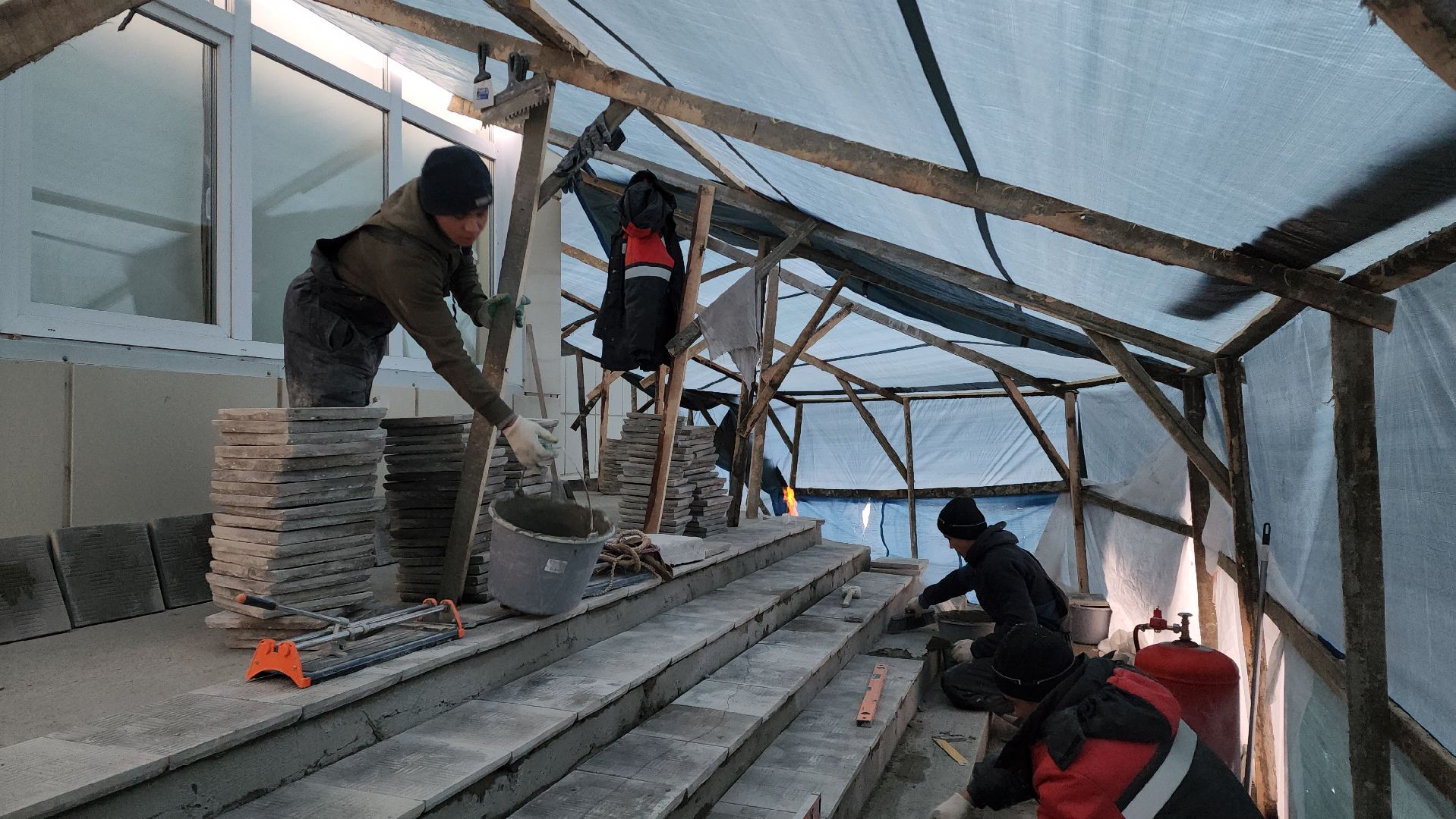 Ремонта лестницы, входная группа, дворец культуры, Лобня, вертикалки,