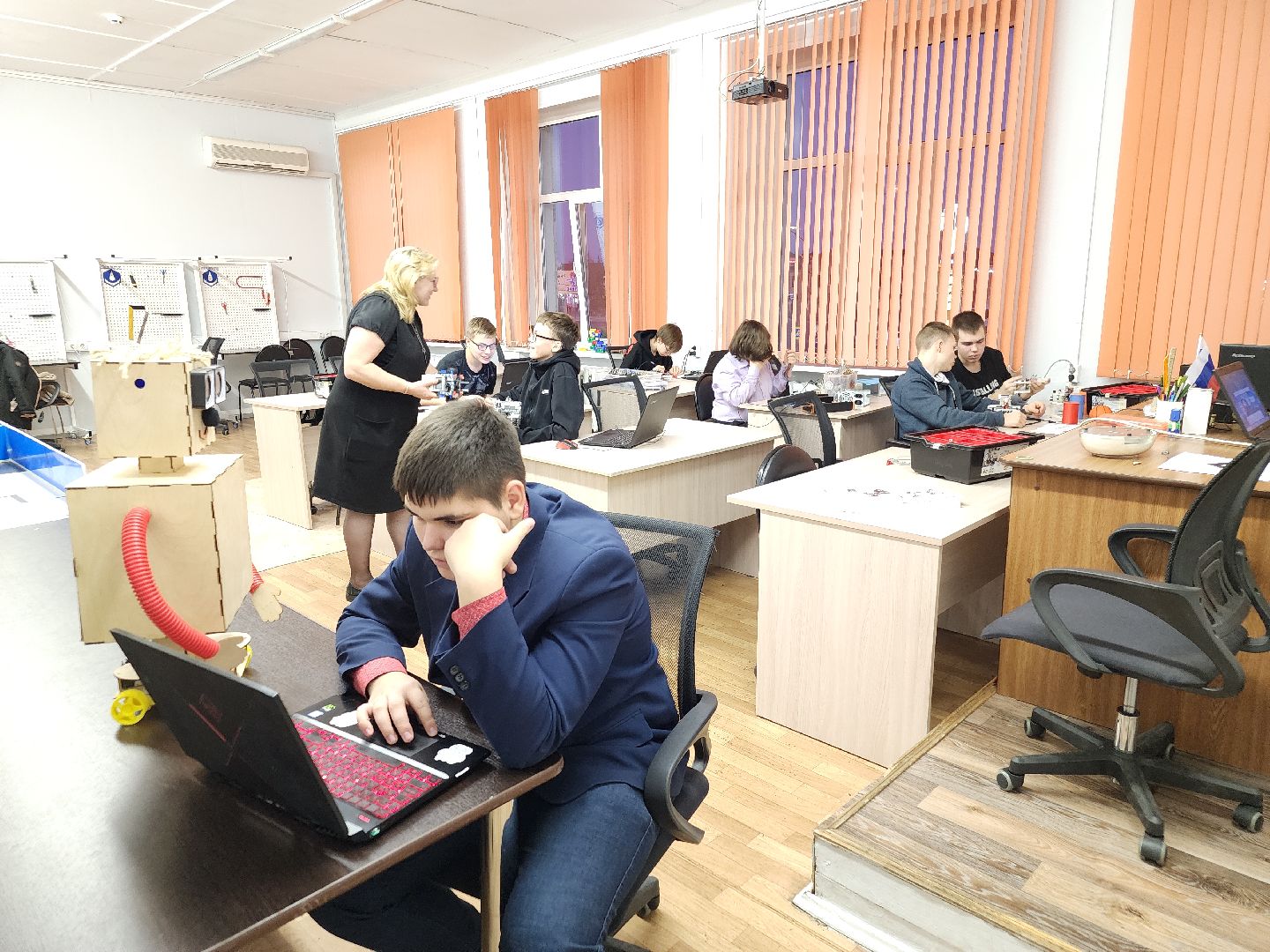 вертикалки, робототехника, робот-экскурсовод, орехово зуево, дополнительное образование,