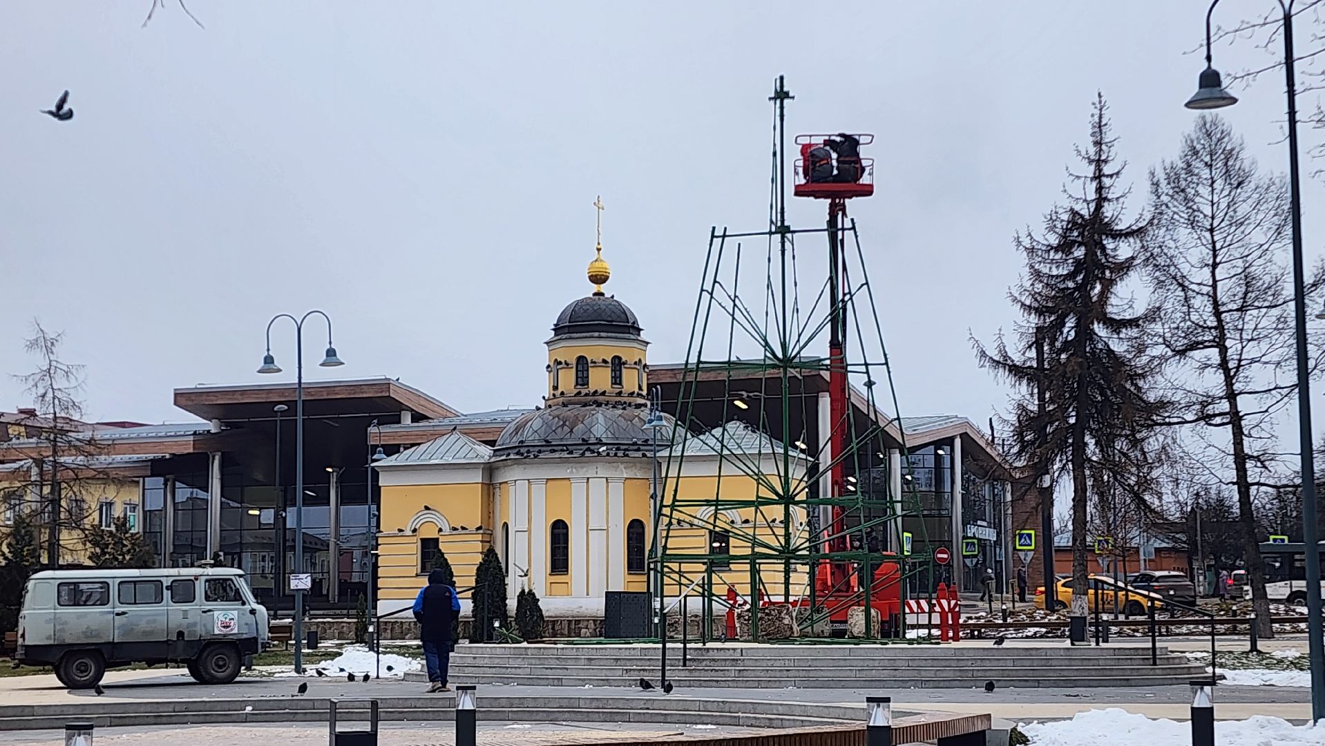 Бронницы, Подготовка к новому году, Установка елки, Благоустройство, Вертикалка, Вертикальное видео,