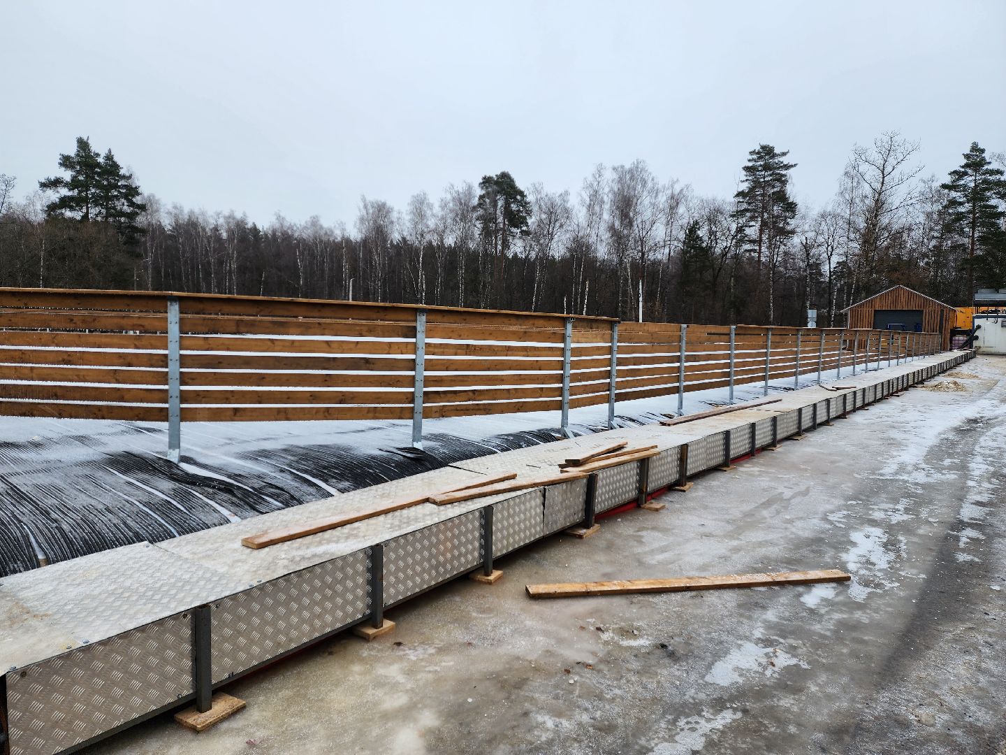 раменское, благоустройство, каток на парковке стадиона сатурн, вертикалка,