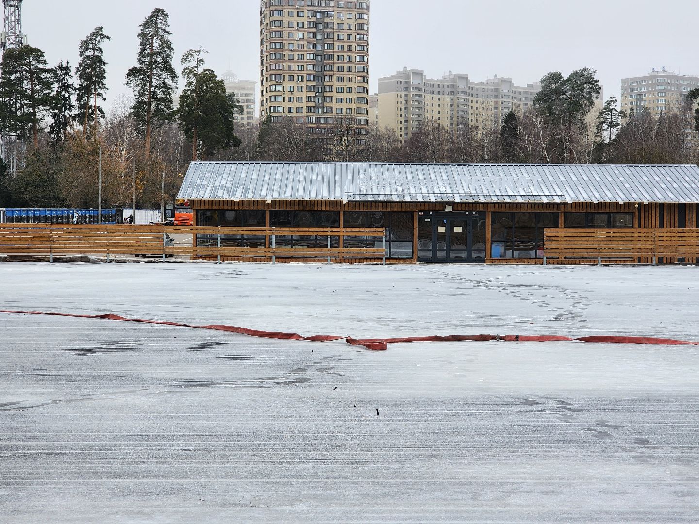 раменское, благоустройство, каток на парковке стадиона сатурн, вертикалка,