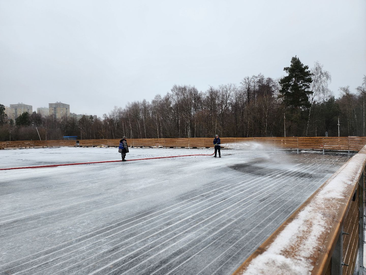 раменское, благоустройство, каток на парковке стадиона сатурн, вертикалка,