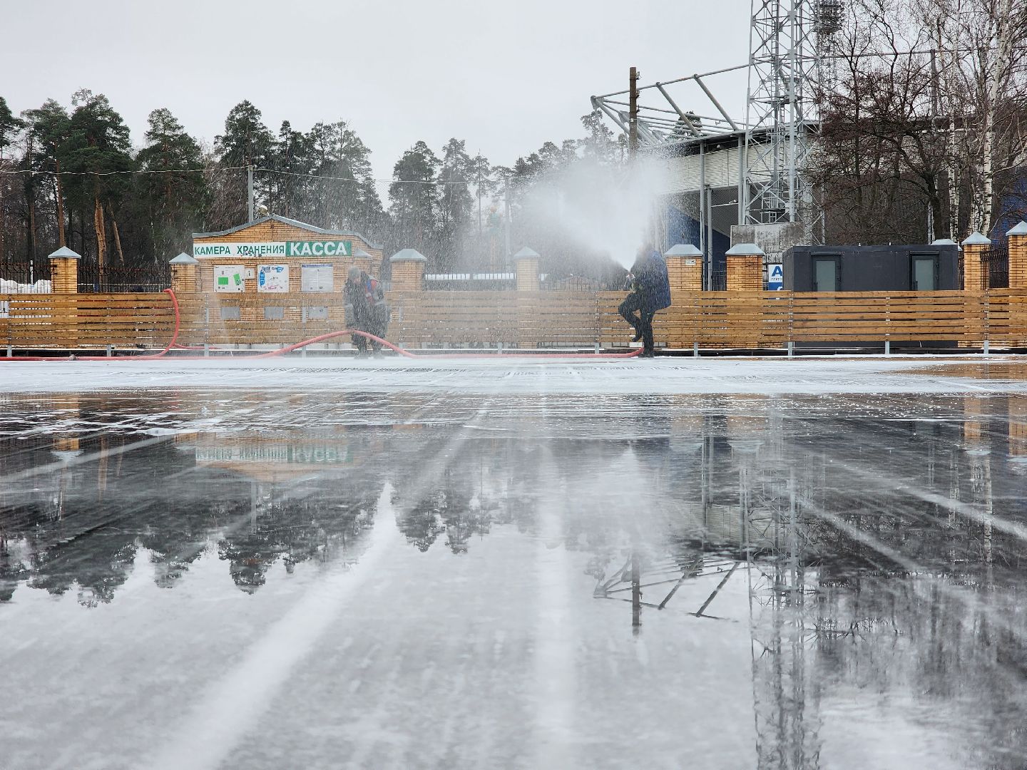 раменское, благоустройство, каток на парковке стадиона сатурн, вертикалка,