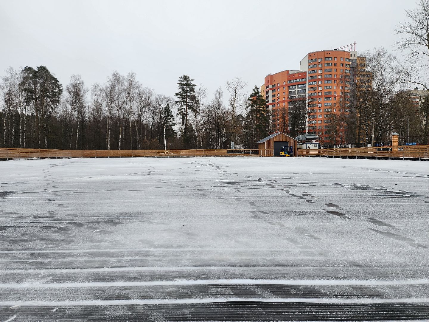 раменское, благоустройство, каток на парковке стадиона сатурн, вертикалка,