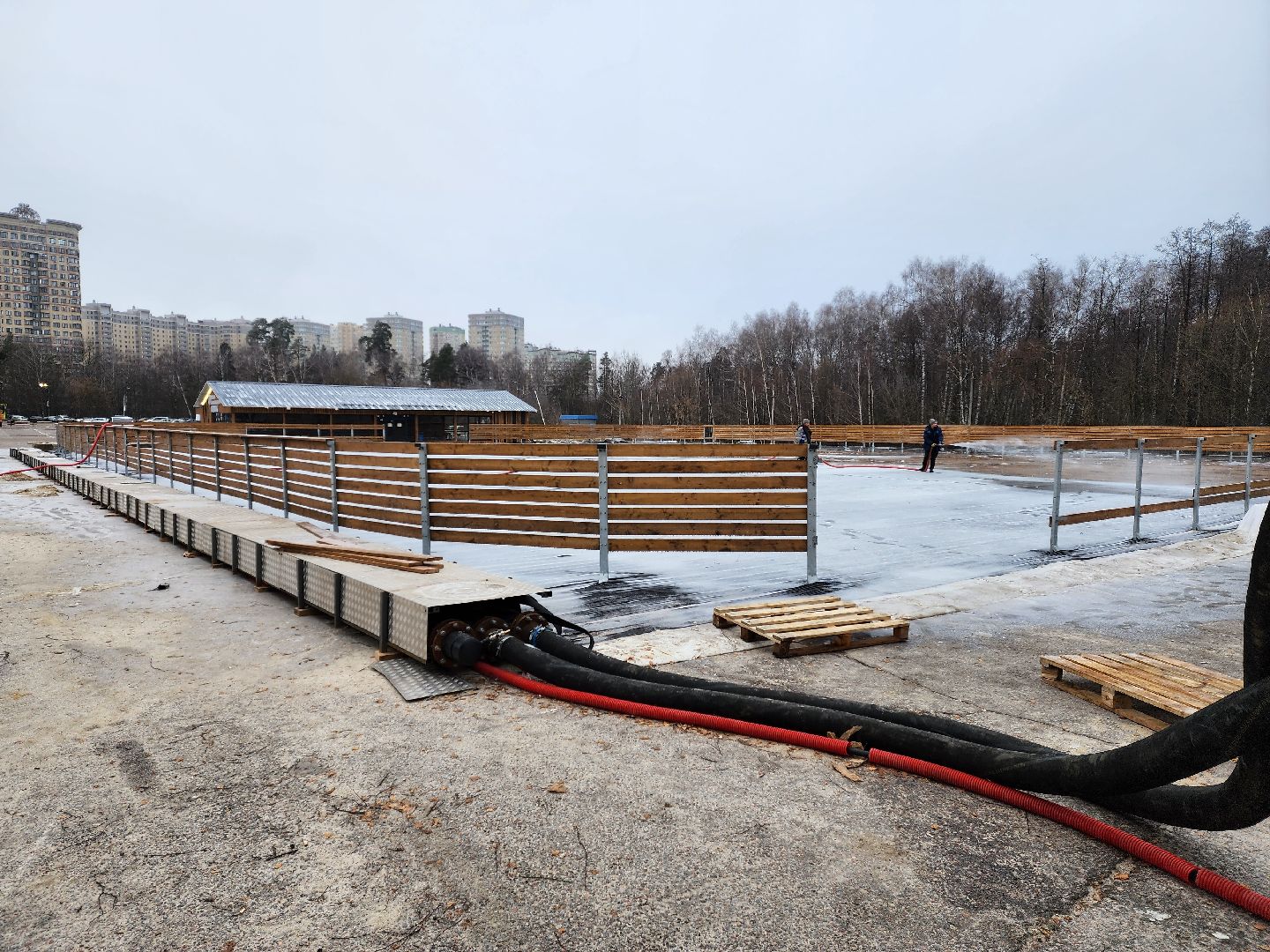 раменское, благоустройство, каток на парковке стадиона сатурн, вертикалка,