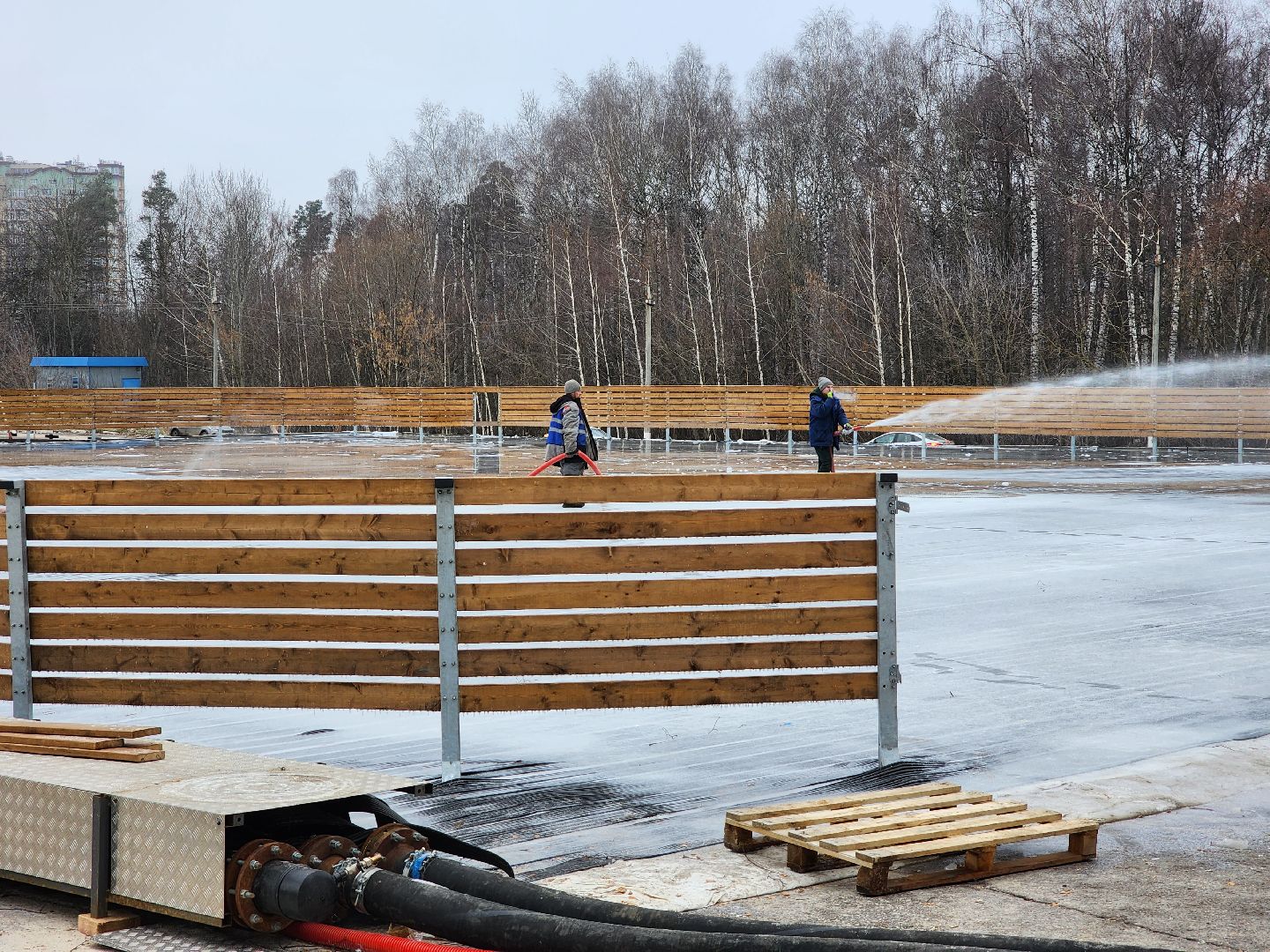 раменское, благоустройство, каток на парковке стадиона сатурн, вертикалка,