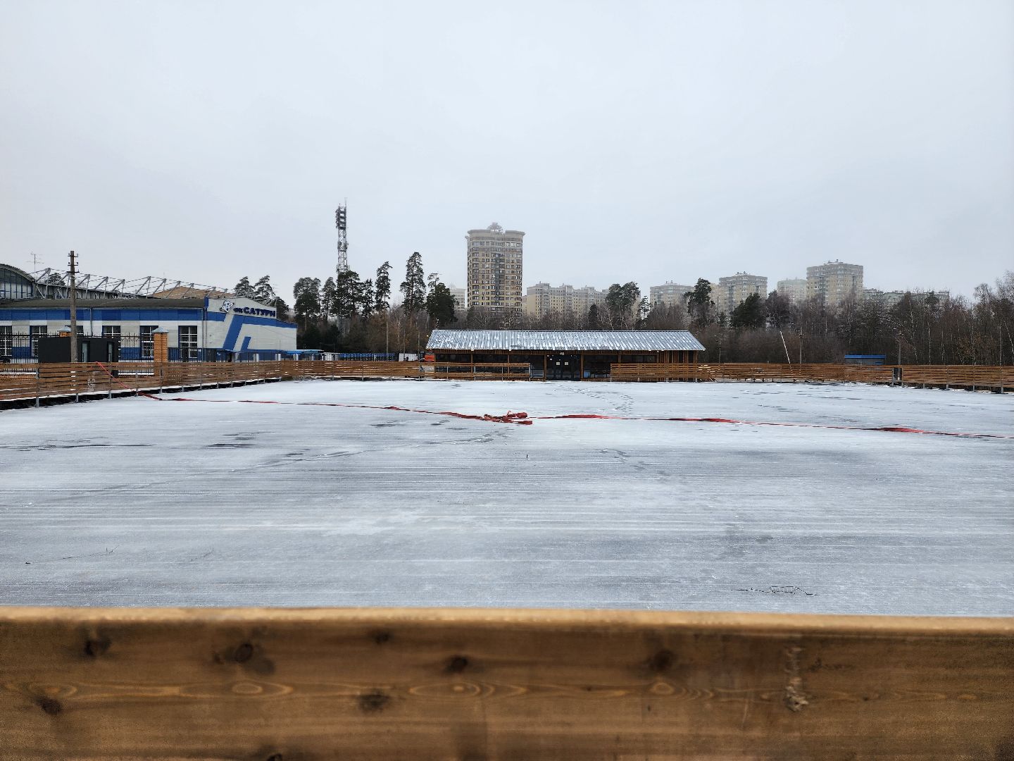 раменское, благоустройство, каток на парковке стадиона сатурн, вертикалка,