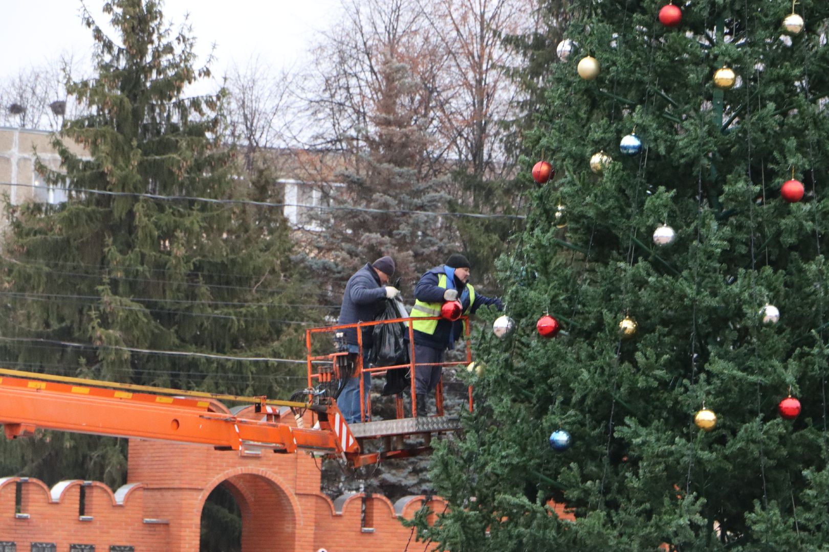 вертикалки, Серебряные Пруды, главная елка, площадь Чуйкова, новый год,