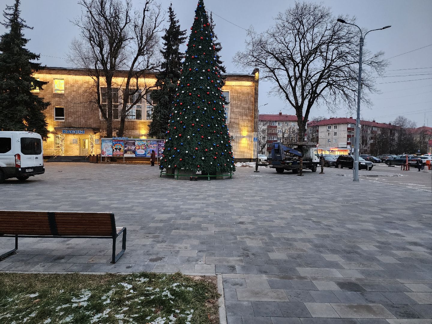 раменское, благоустройство, новогодняя елка у дк сатурн, вертикалки,