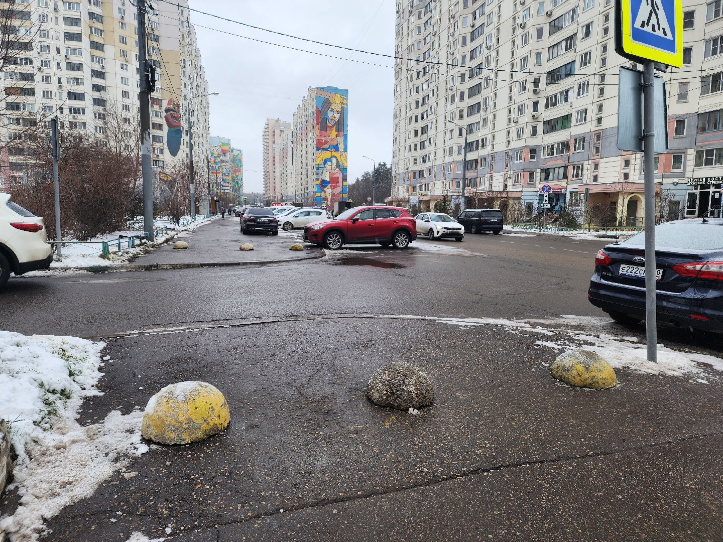 Одинцово, трехгорка, парковка, противопарковочные полусферы, вертикалка, вертикальное видео, гибдд,