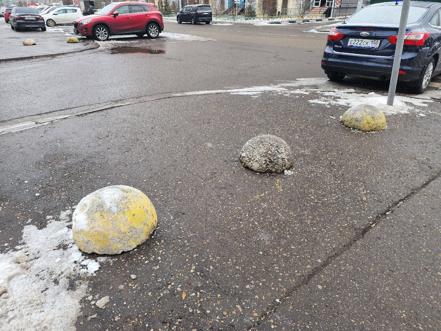 Одинцово, трехгорка, парковка, противопарковочные полусферы, вертикалка, вертикальное видео, гибдд,