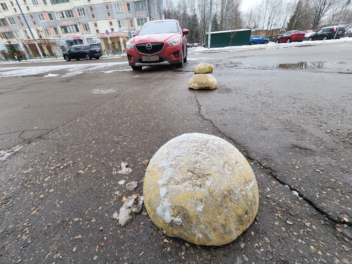 Одинцово, трехгорка, парковка, противопарковочные полусферы, вертикалка, вертикальное видео, гибдд,