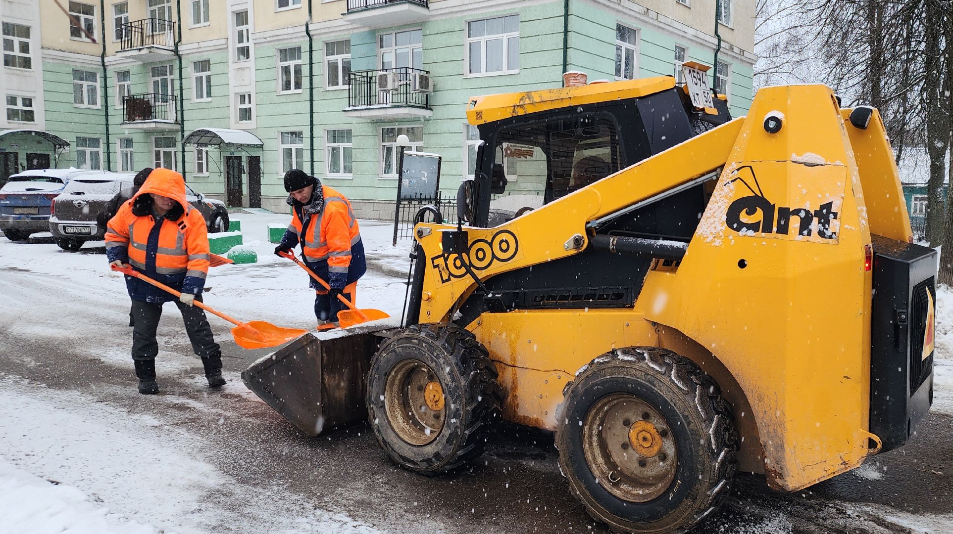 Звенигород, ЖКХ, Уборка города от снега, вертикалка, вертикальное видео