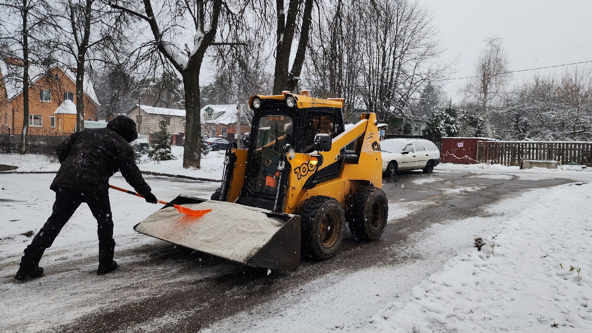 Звенигород, ЖКХ, Уборка города от снега, вертикалка, вертикальное видео