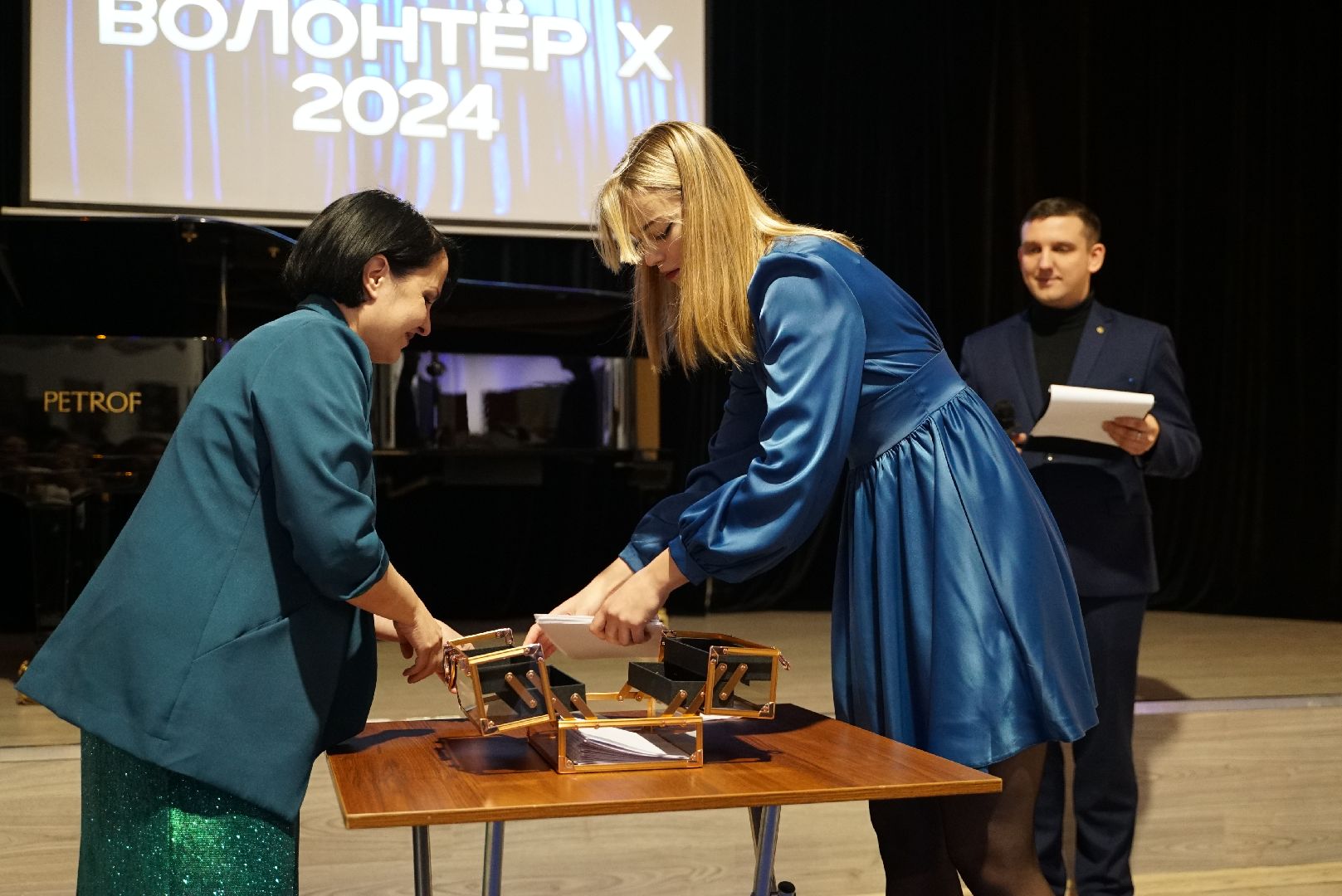 волонтер, награда, премия,