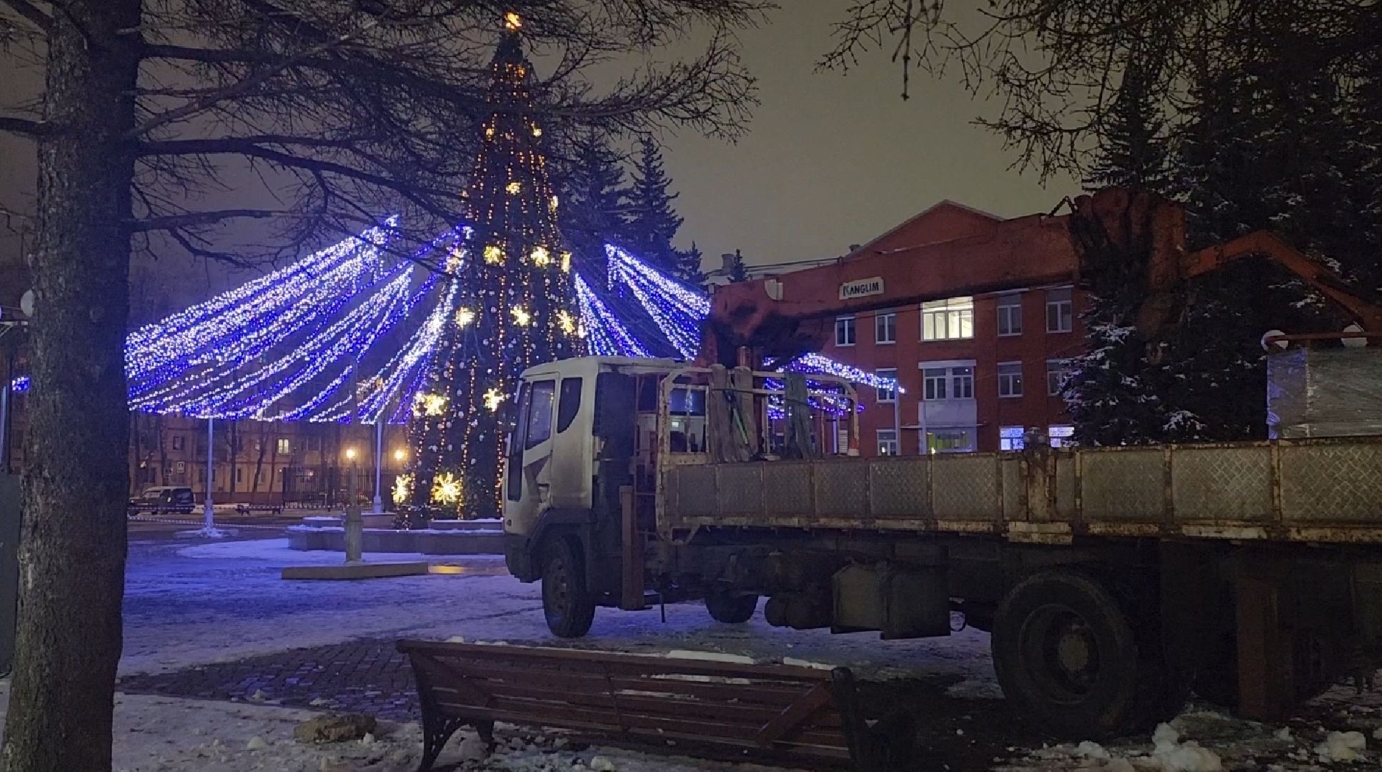долгопрудный, елка на Собина, праздник, шатер, вертикалки,