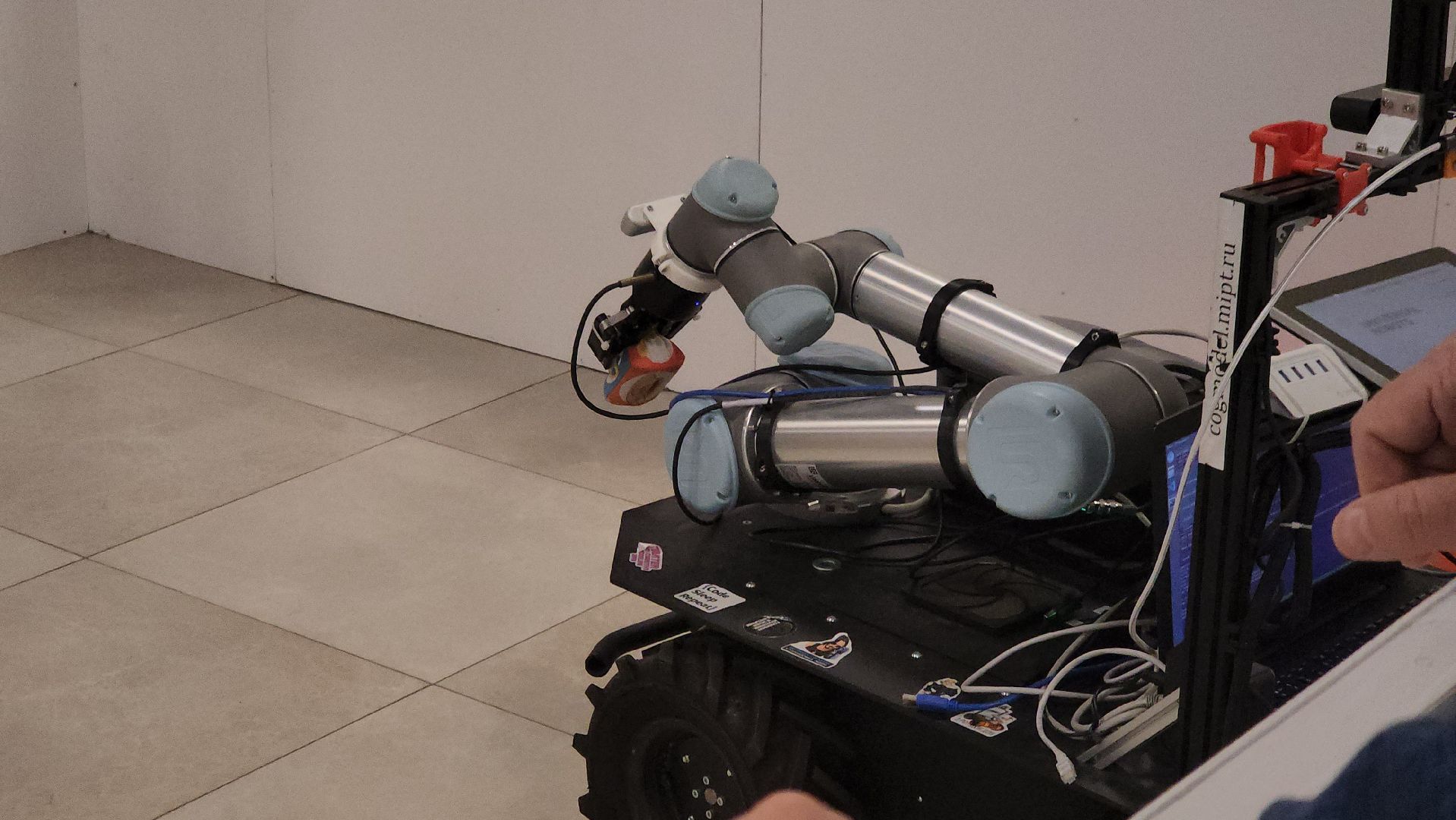 долгопрудный, мфти, роботы, робот-помощник, нейросети,