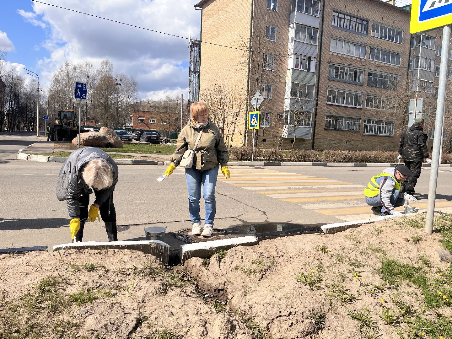 Шаховская, субботник, покраска