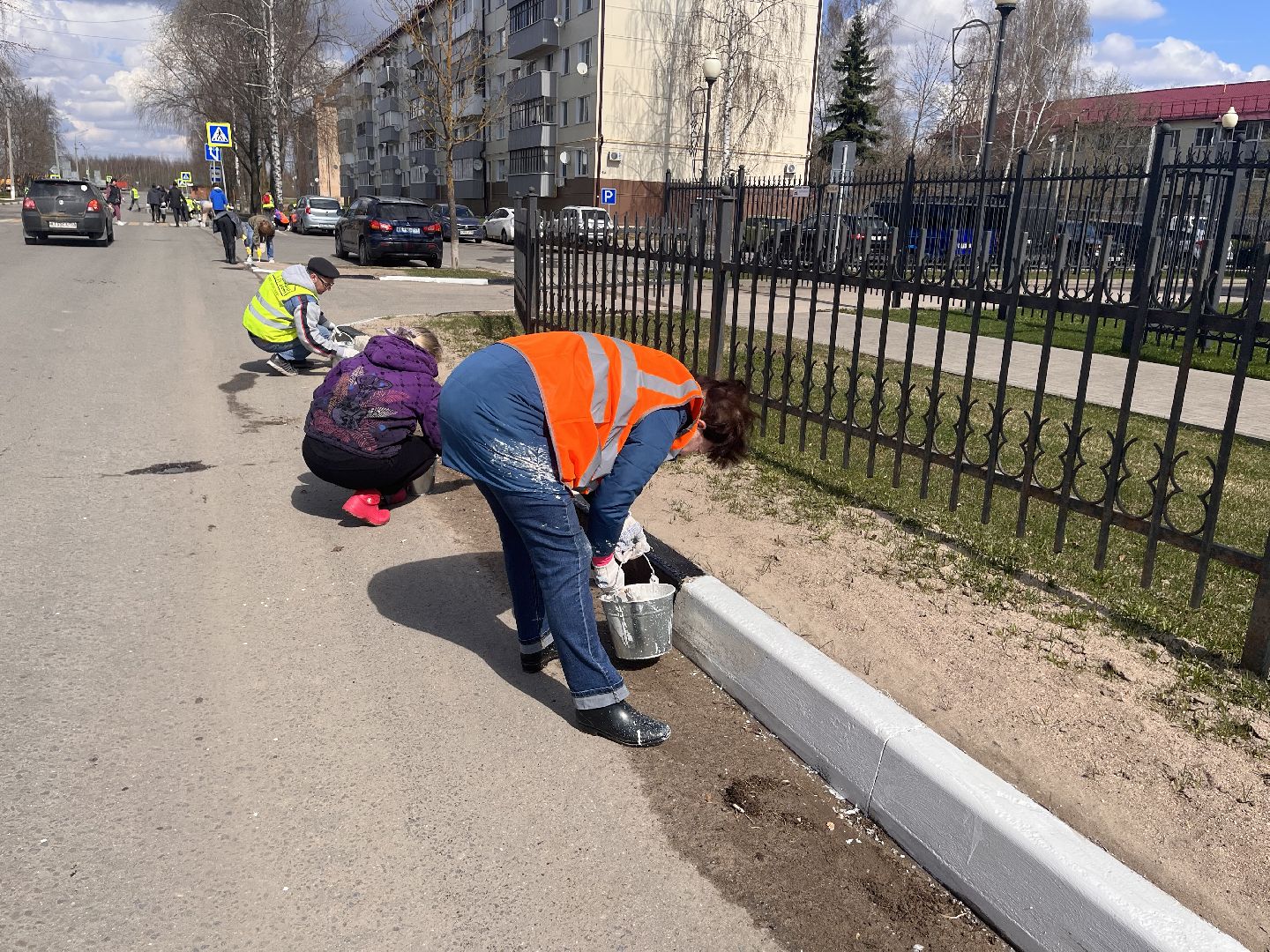 Шаховская, субботник, покраска