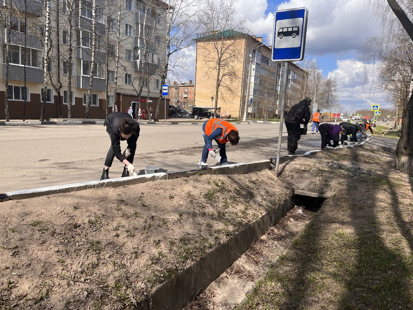 Шаховская, субботник, покраска