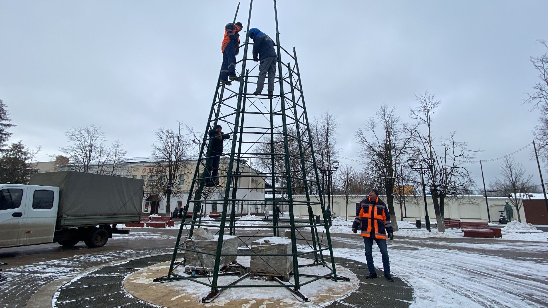 Елка, Украшение города, Новый год, вертикалки,