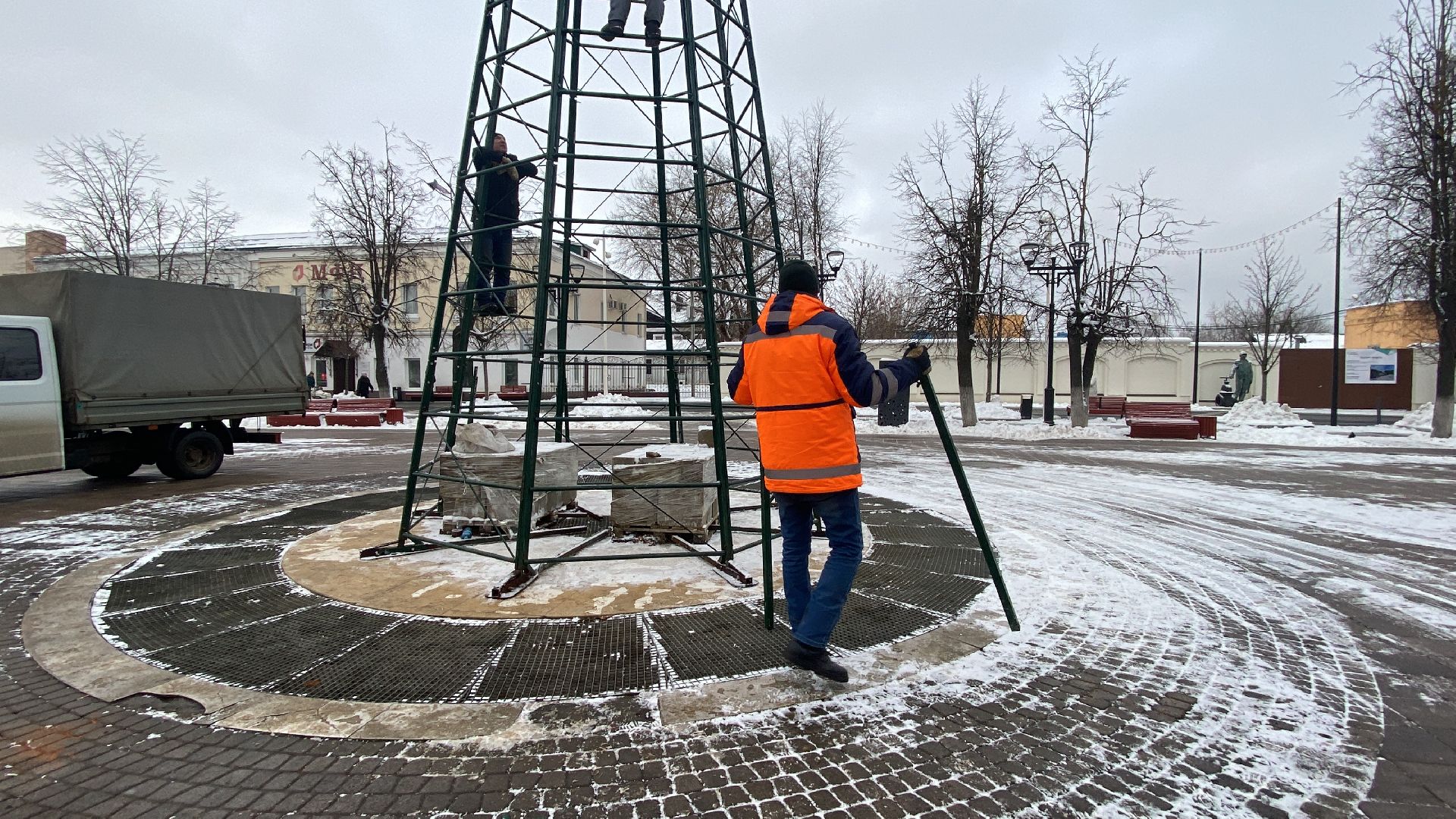 Елка, Украшение города, Новый год, вертикалки,