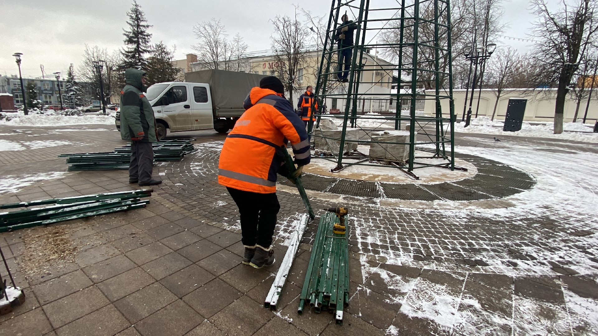Елка, Украшение города, Новый год, вертикалки,
