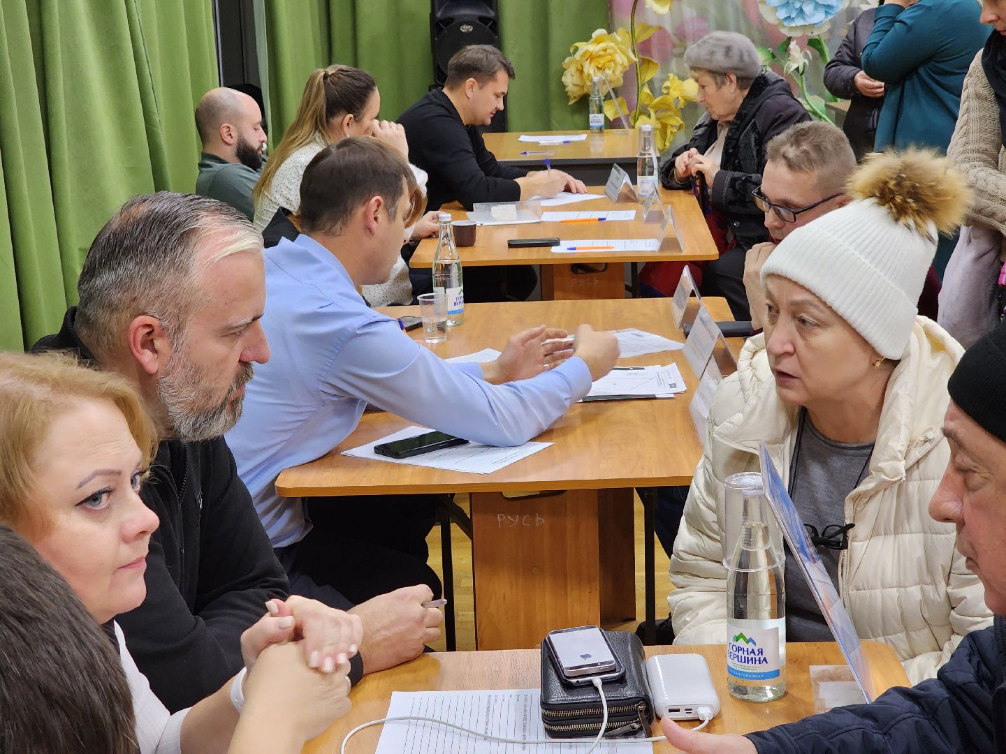 Чехов, деревня Манушкино, выездная администрация, обращения граждан, встреча с жителями, дорожный ремонт, содержание дорог, капитальный ремонт проезда, уборка, чистка снега,