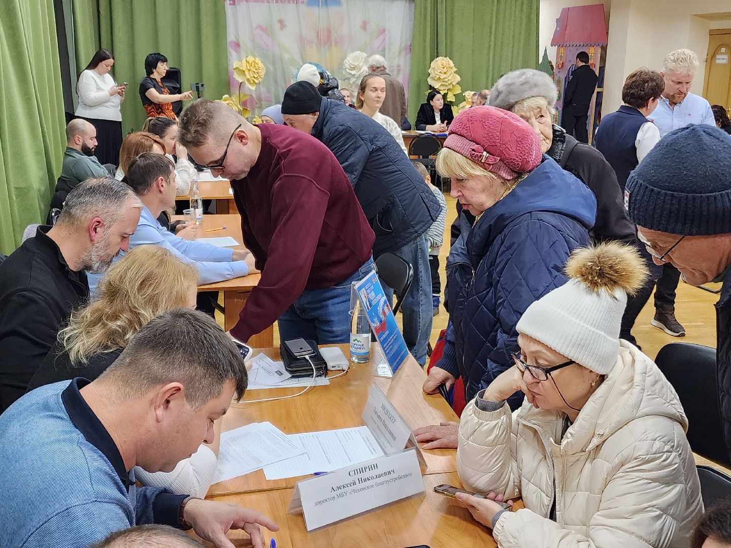 Чехов, деревня Манушкино, выездная администрация, обращения граждан, встреча с жителями, дорожный ремонт, содержание дорог, капитальный ремонт проезда, уборка, чистка снега,