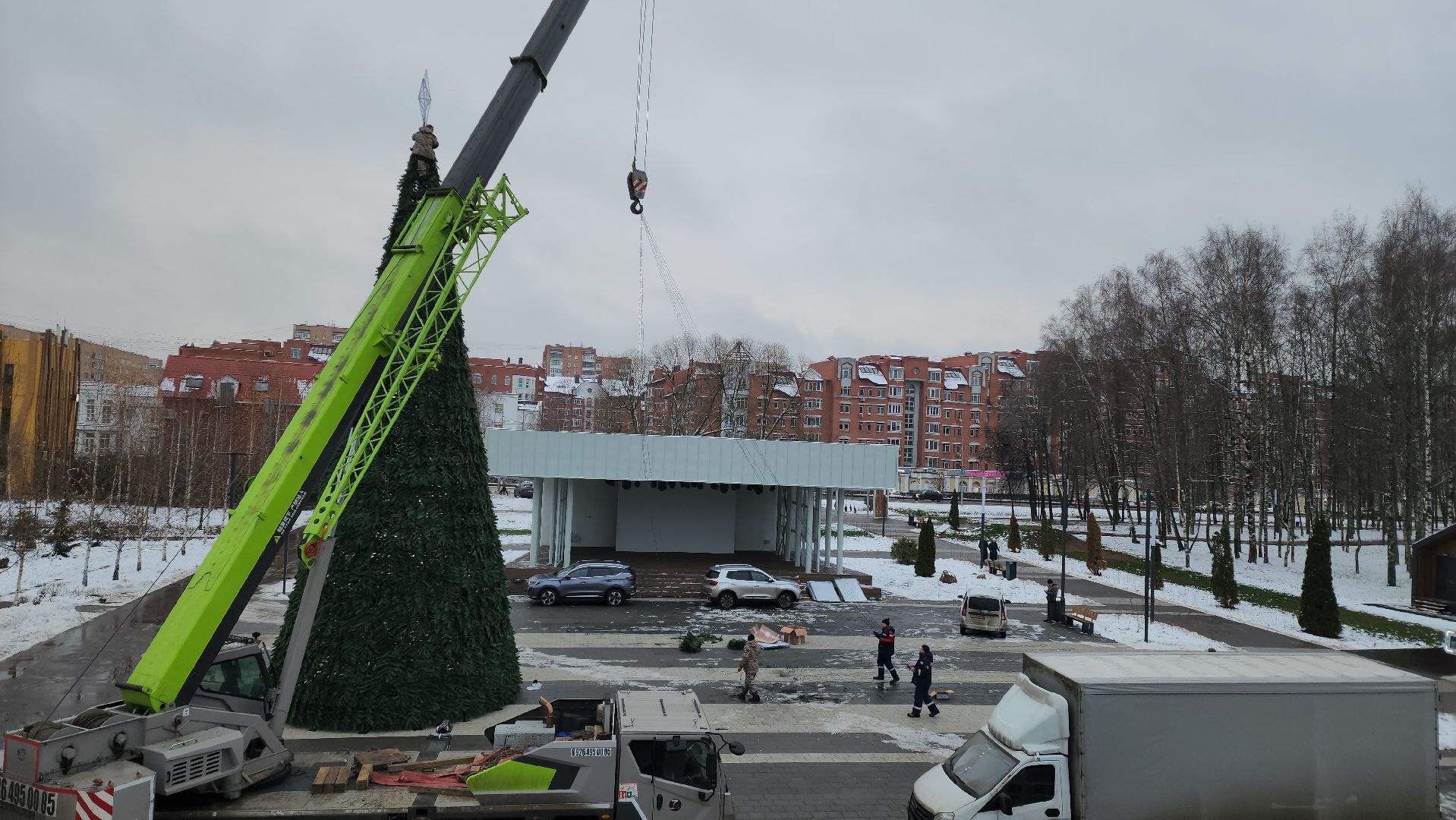Установка елки, Городской парк, Лобня, вертикалки,