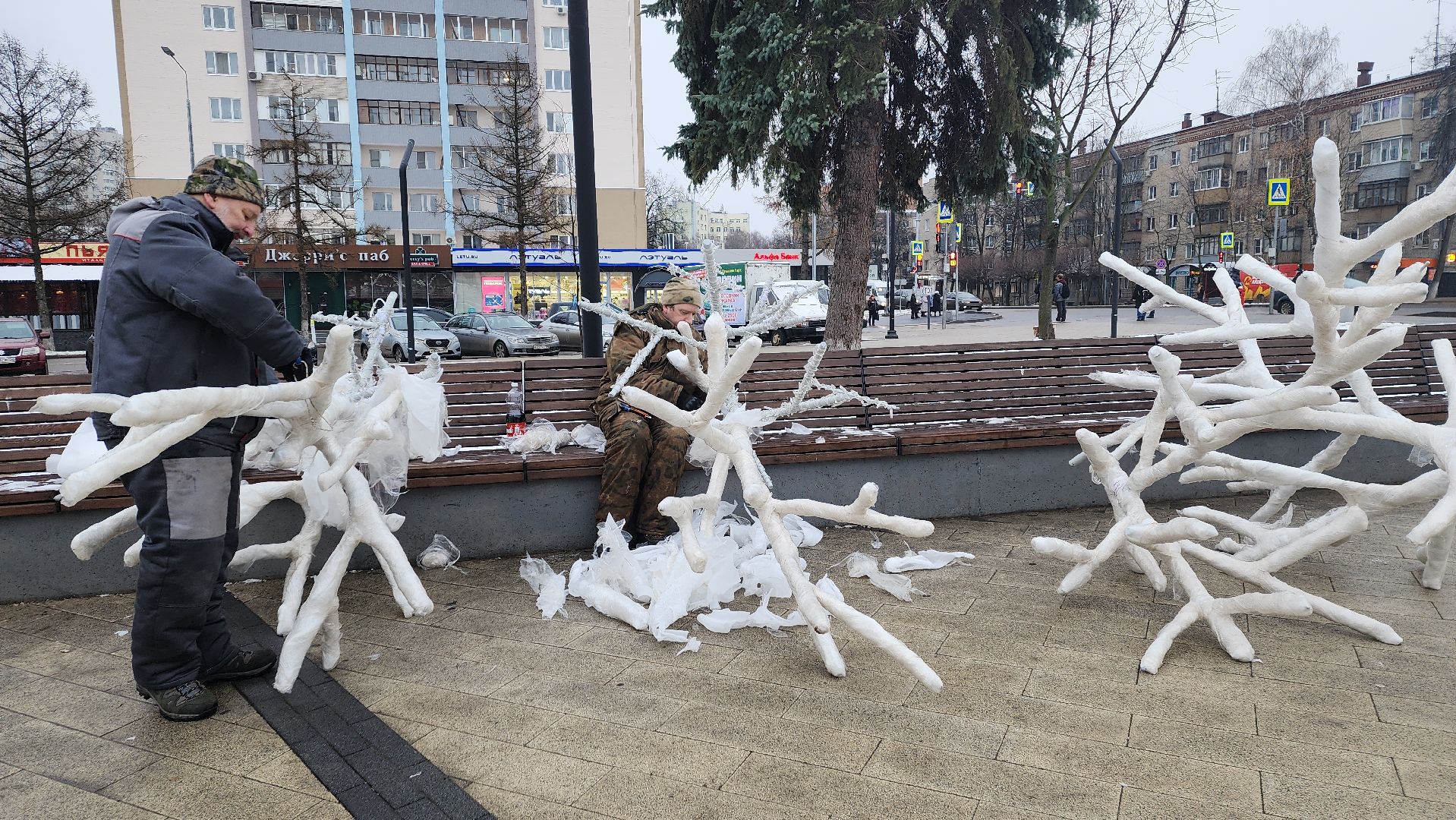 вертикалки, пушкино, инсталляции, украшение города к новому году, площадь, светодиодная композиция, светодиоды, деревья,