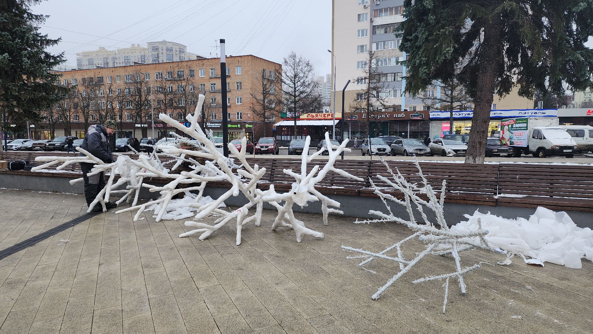 вертикалки, пушкино, инсталляции, украшение города к новому году, площадь, светодиодная композиция, светодиоды, деревья,