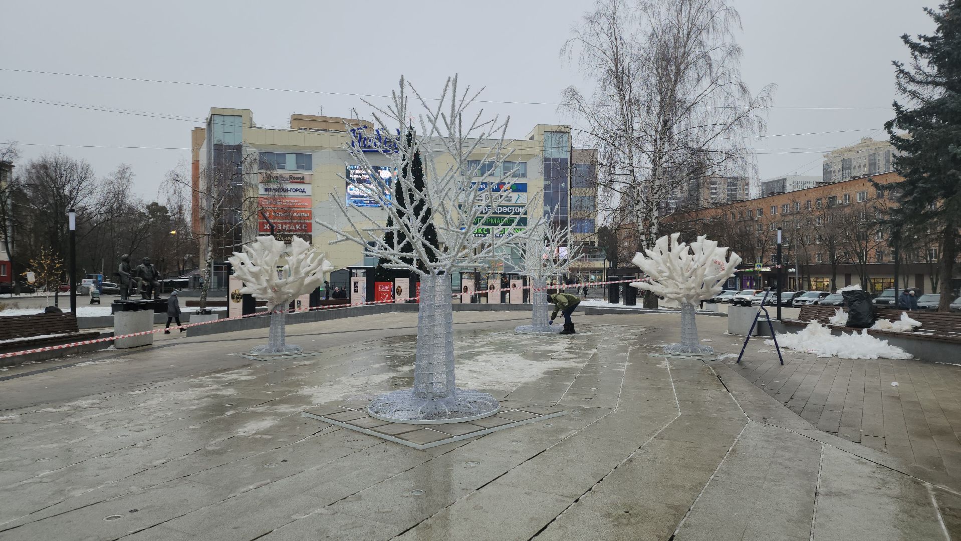 вертикалки, пушкино, инсталляции, украшение города к новому году, площадь, светодиодная композиция, светодиоды, деревья,