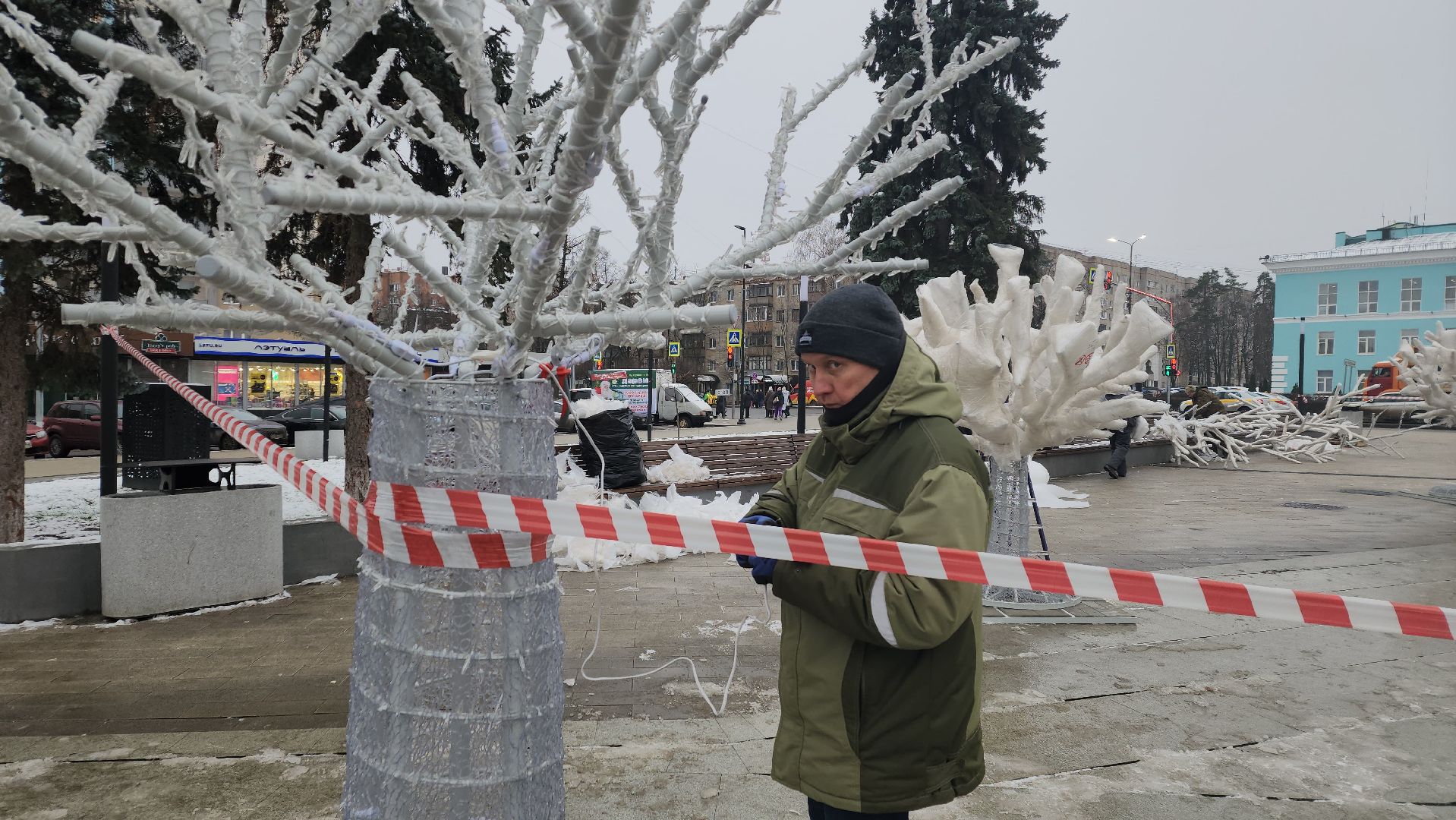вертикалки, пушкино, инсталляции, украшение города к новому году, площадь, светодиодная композиция, светодиоды, деревья,