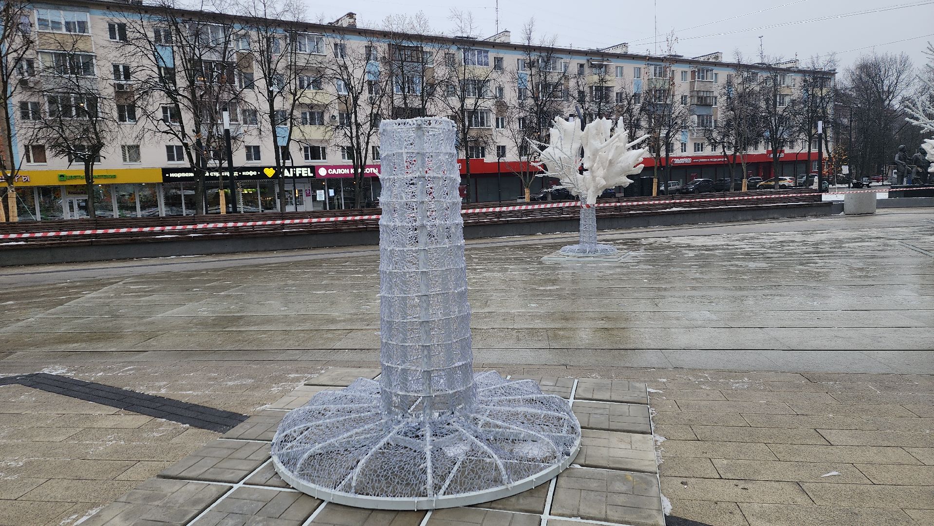 вертикалки, пушкино, инсталляции, украшение города к новому году, площадь, светодиодная композиция, светодиоды, деревья,