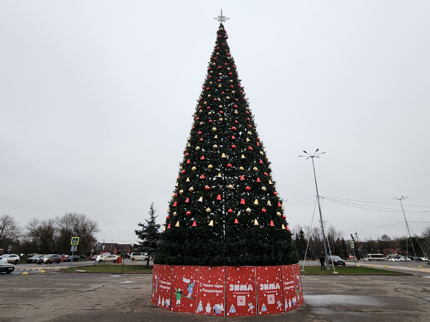Чехов, Советская площадь, новогодняя елка, встреча с Дедом Морозом, акция Елка желаний, ледовый каток, Зима в Подмосковье, глава округа Михаил Собакин, вертикалки,