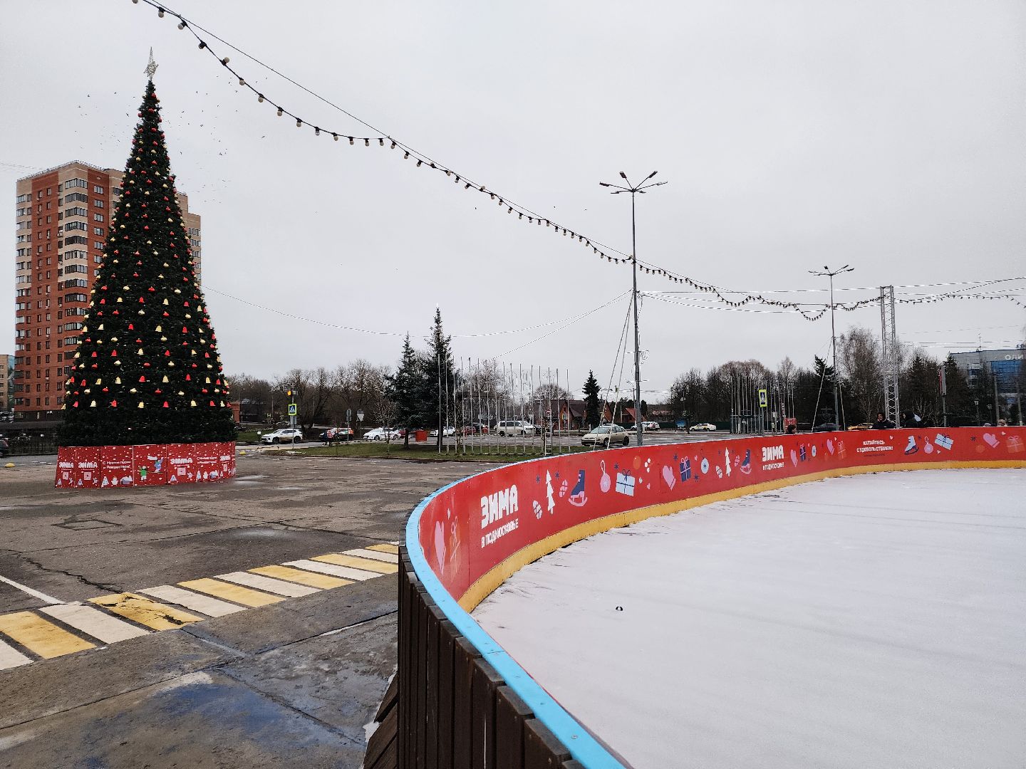 Чехов, Советская площадь, новогодняя елка, встреча с Дедом Морозом, акция Елка желаний, ледовый каток, Зима в Подмосковье, глава округа Михаил Собакин, вертикалки,