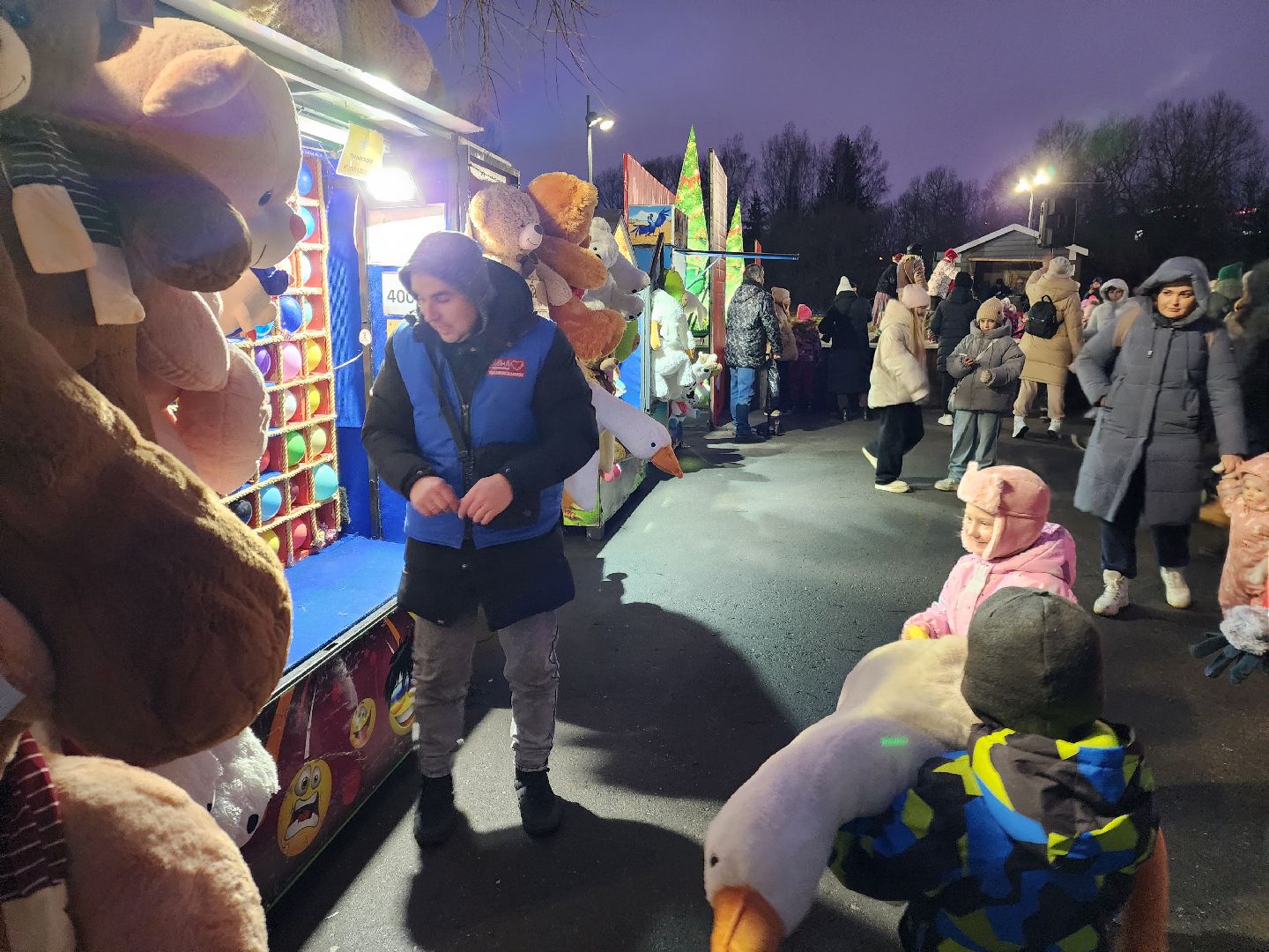 Чехов, парк культуры и отдыха, проект Зима в Подмосковье, открытие нового зимнего сезона, мероприятие Парк зажигает огни, народные гуляния и забавы, праздничная программа, анимация, новогодняя елка, зима в подмосковье, вертикалки,