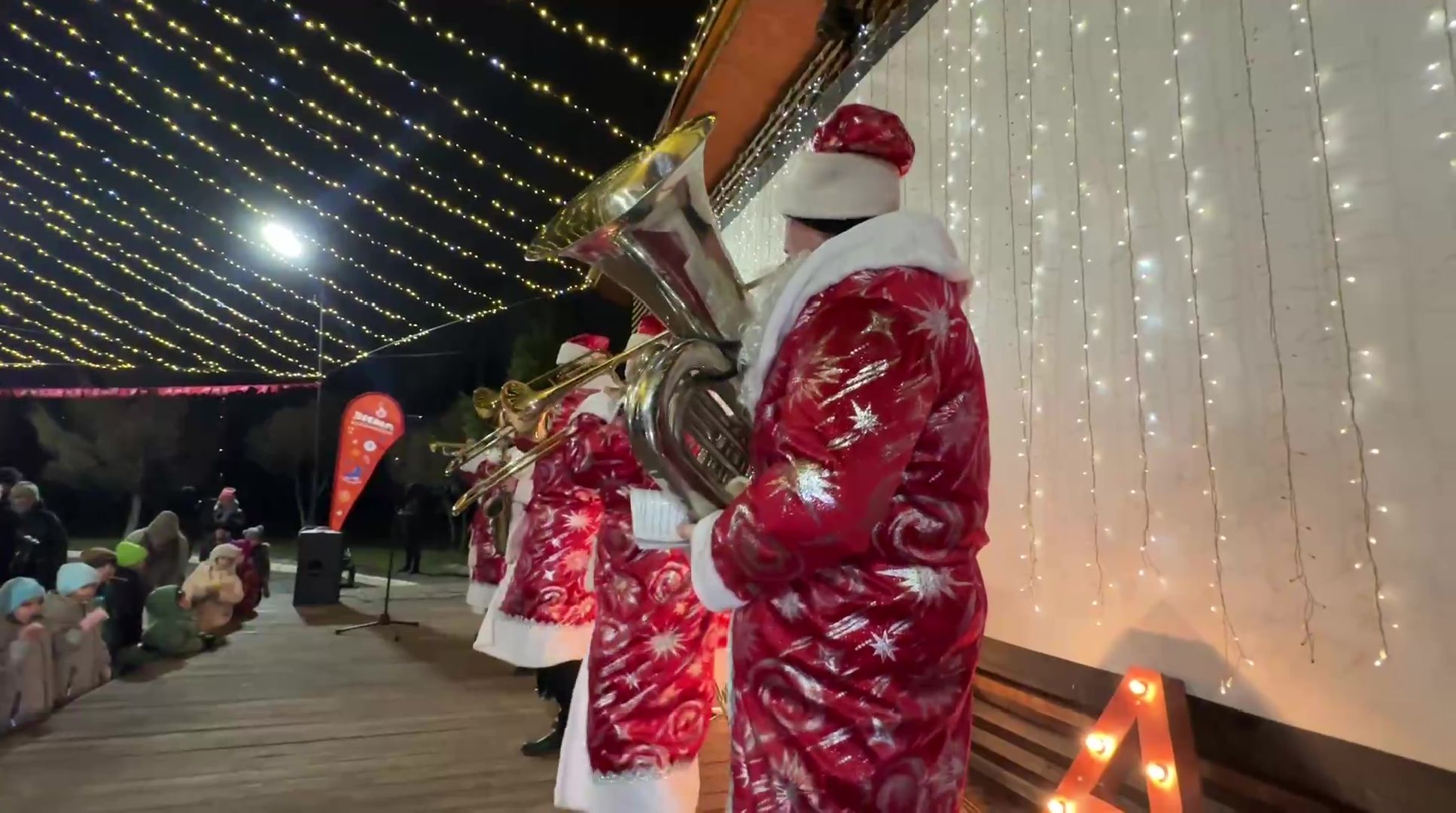 Реутов, вертикалки, оркест, Art Music Brass Band, шоу-оркестр, зима в парках, зима в подмомсковье, новогодние песни,