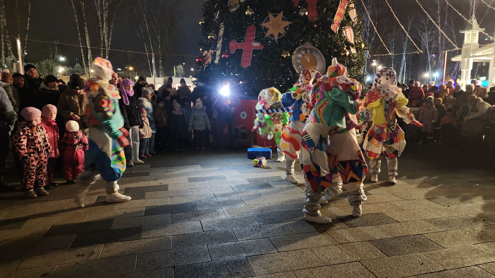 вертикалки, пушкино, центральный парк, зима в подмосковье, концерт, шоу, зрители, театр,