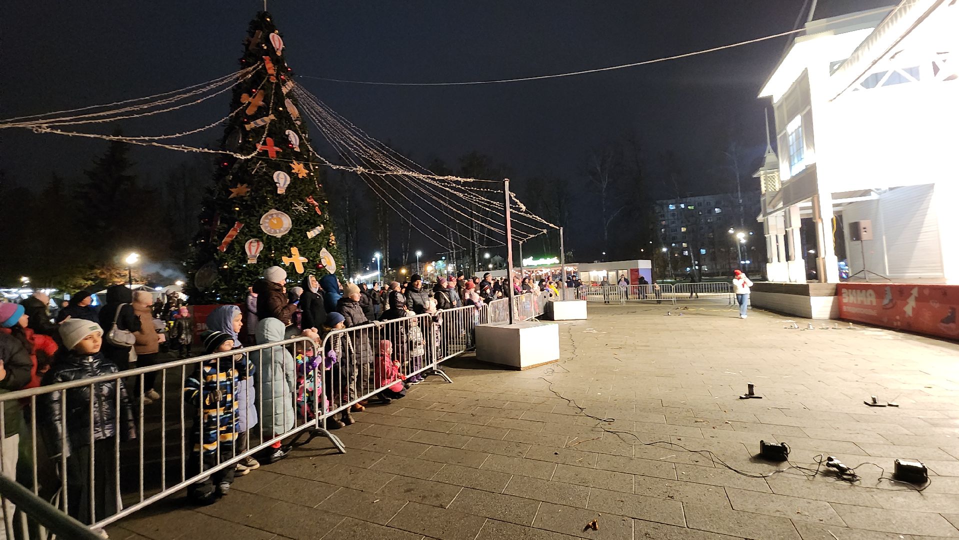 вертикалки, пушкино, центральный парк, зима в подмосковье, концерт, шоу, зрители, театр,