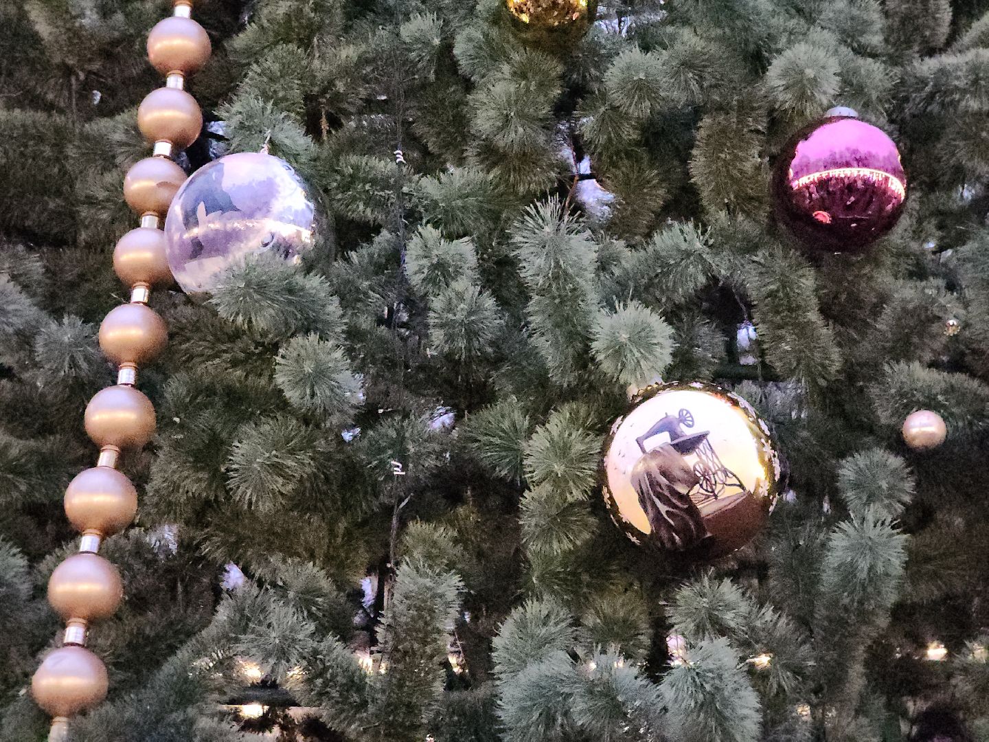 подольск, зажжение огней на елке, зима в подмосковье, вертикалка