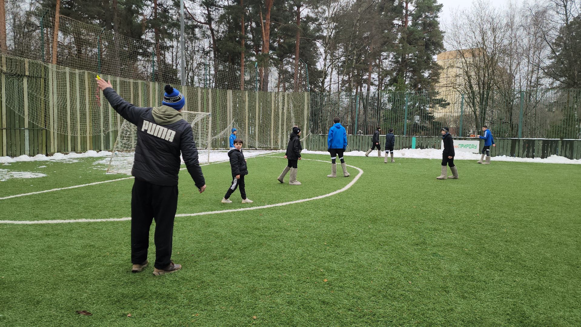 красногорск, зима в подмосковье, футбол в валенках, детский городок сказочный,