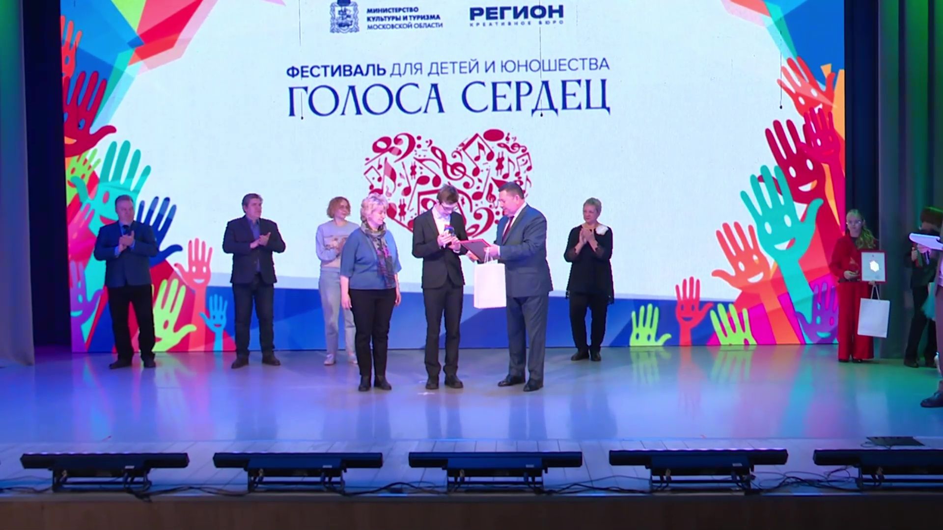 Реутов, вертикалки, культура, голоса сердец, конкурс, дети,