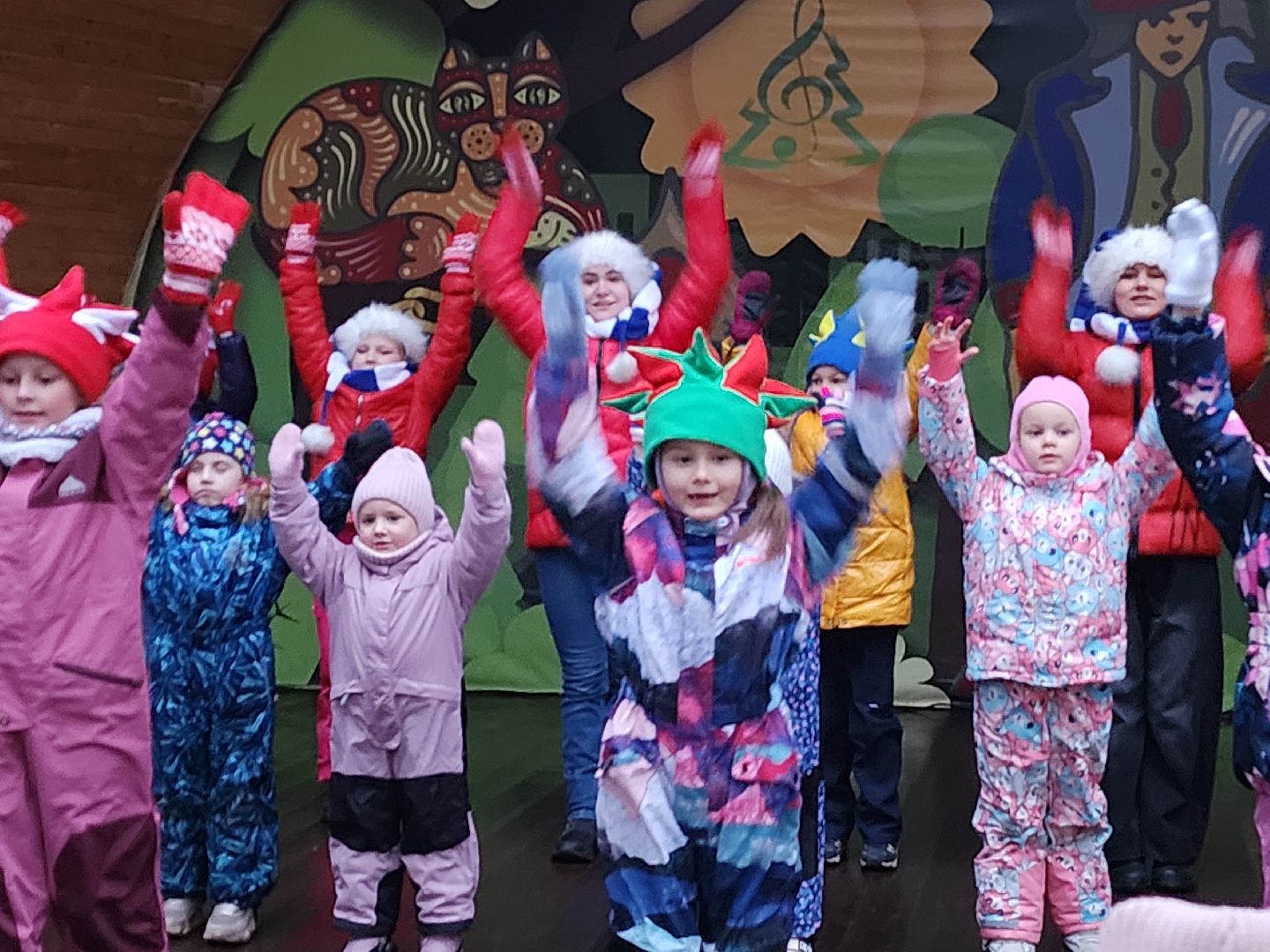 красногорск, зима в подмосковье, детский городок сказочный, световое шоу, дед мороз, елочка зажгись,