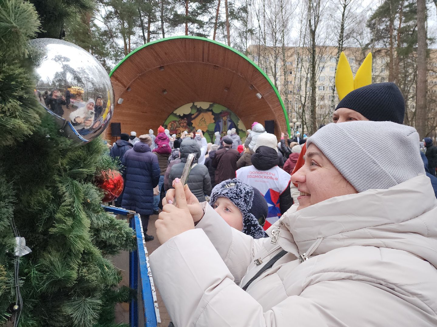 красногорск, зима в подмосковье, детский городок сказочный, световое шоу, дед мороз, елочка зажгись,