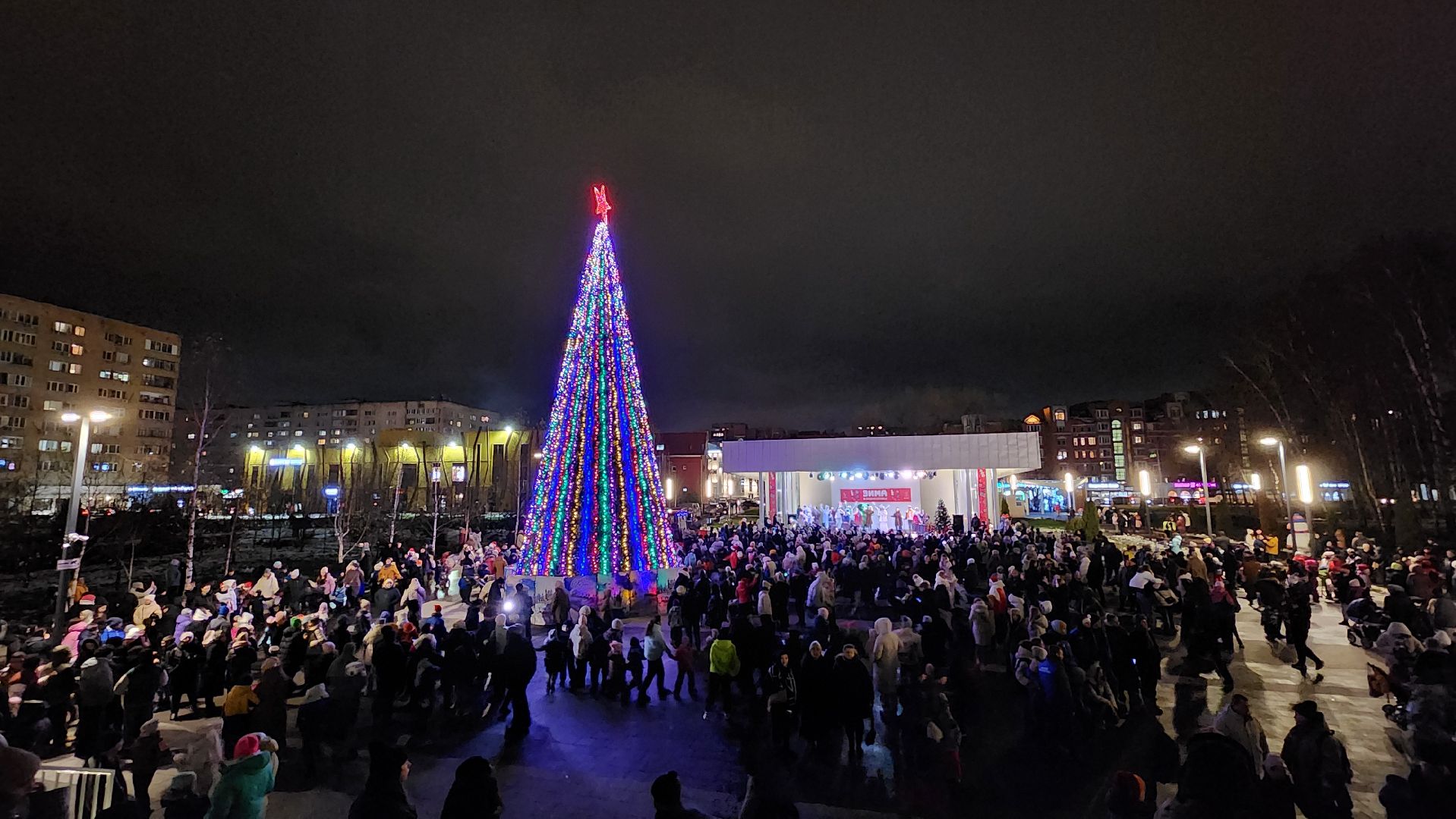 Зима, дед мороз и снегурочка, Лобня, Елка, Зима в Подмосковье, вертикалки,