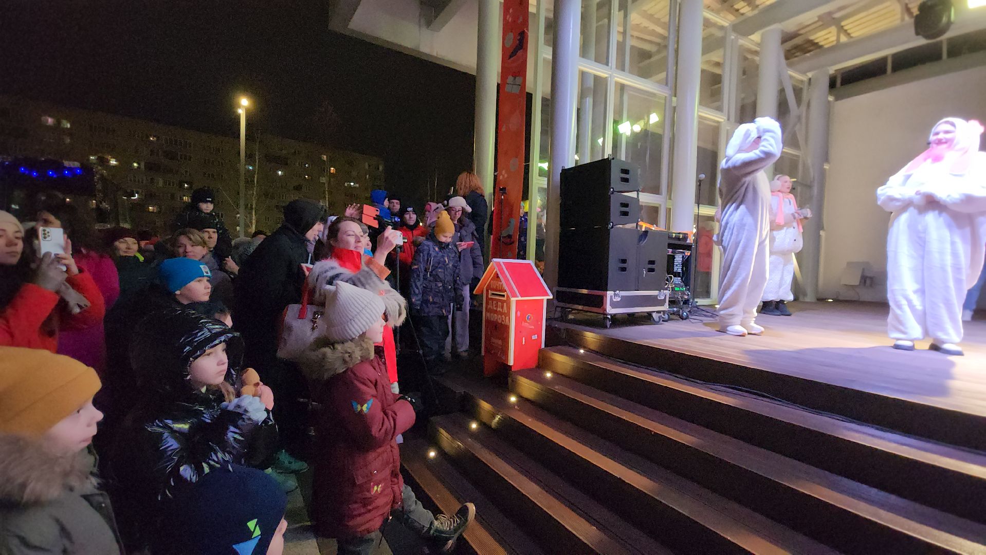 Зима, дед мороз и снегурочка, Лобня, Елка, Зима в Подмосковье, вертикалки,